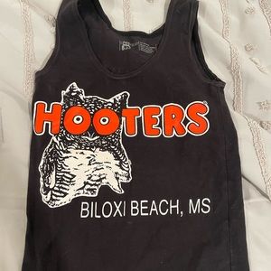 Hooters top
